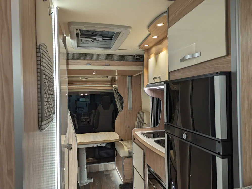 Nouveau ACROSS CAR AERO 690 LD 23