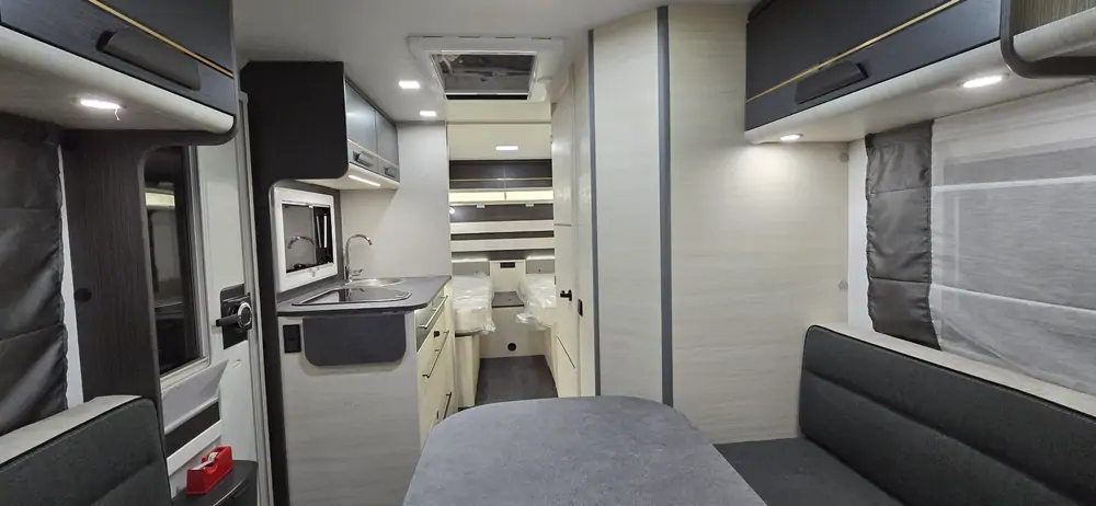 Nieuw CARAVELAIR 522 EXCLUSIVE LINE 7