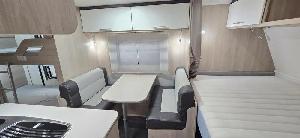 Occasion CARAVELAIR Alba 496 Family 10