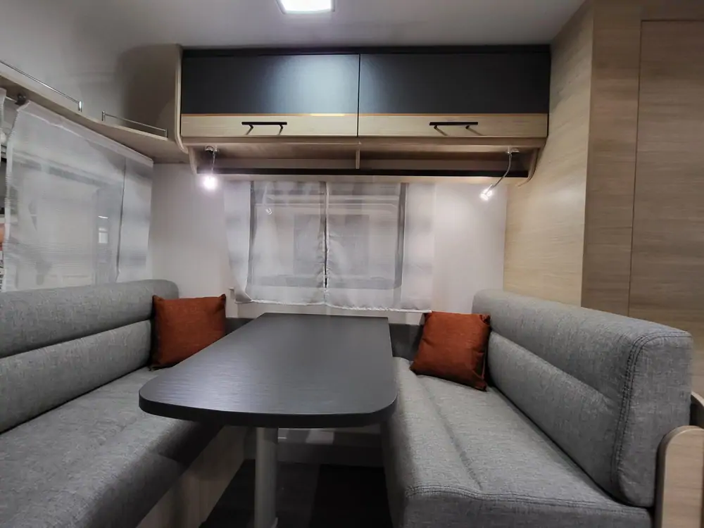 Nouveau CARAVELAIR ALBA 472 Style 8