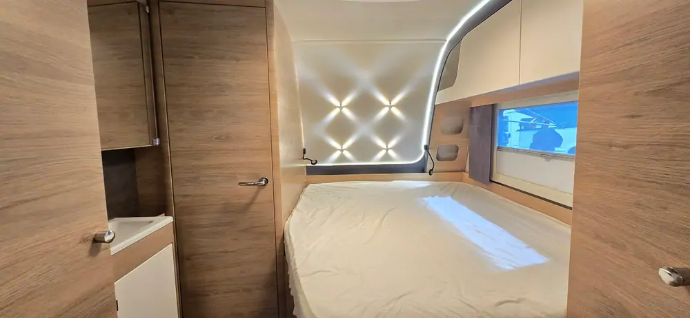 Nouveau TABBERT Pantiga 550TDL 2.5 Finest Edition 8