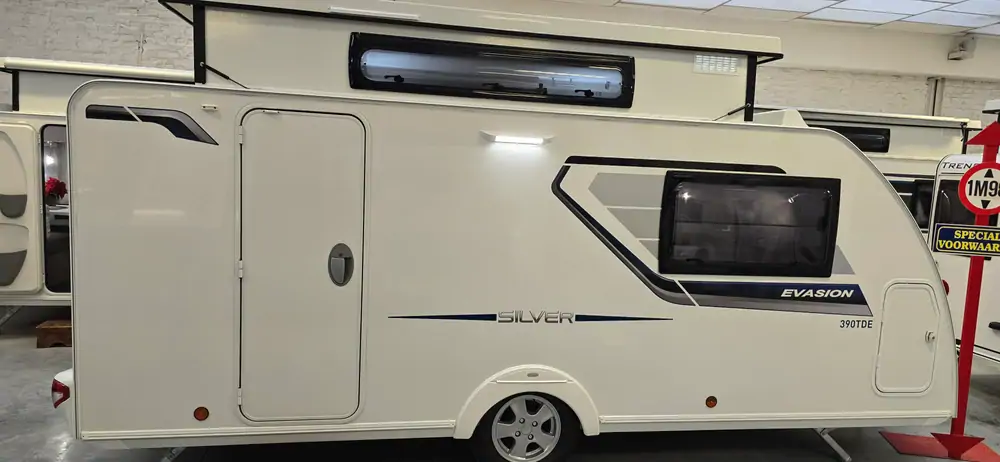 Nouveau SILVER EVASION 390 TDE
(TOKYO) 2