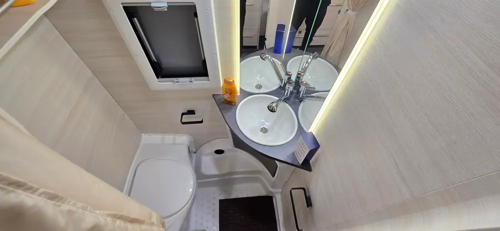 Nieuw CARAVELAIR ARTICA 490 VIP 8