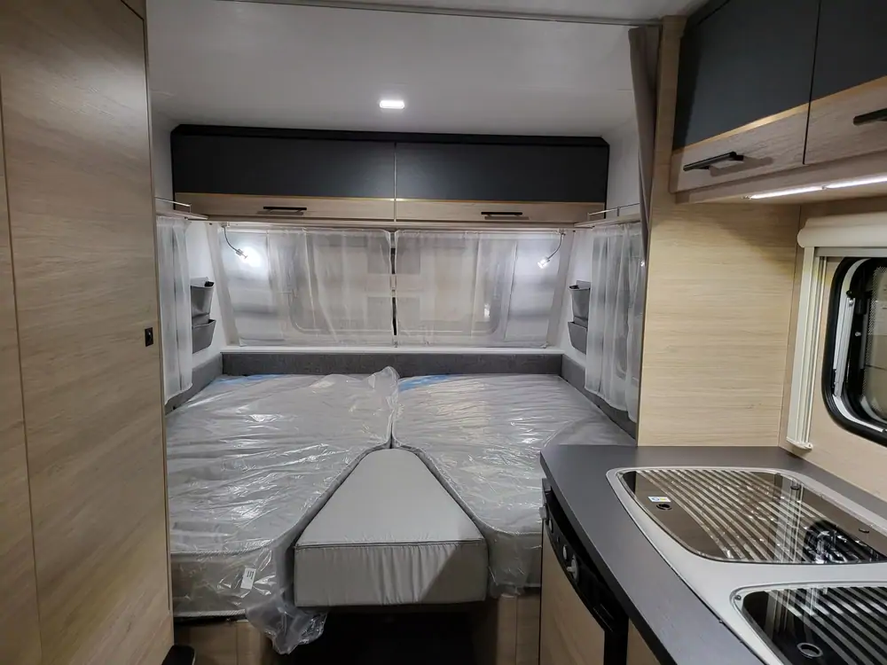 Nieuw CARAVELAIR ALBA 472 Style 11