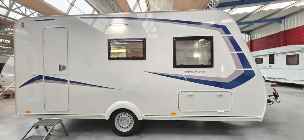 Occasie CARAVELAIR ALBA 430 STYLE 3