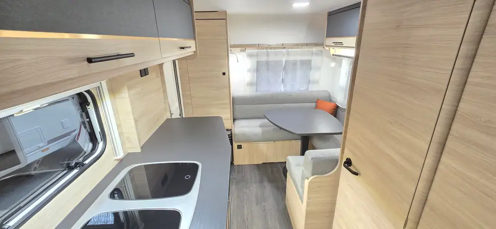 Occasie CARAVELAIR ALBA 430 STYLE 4