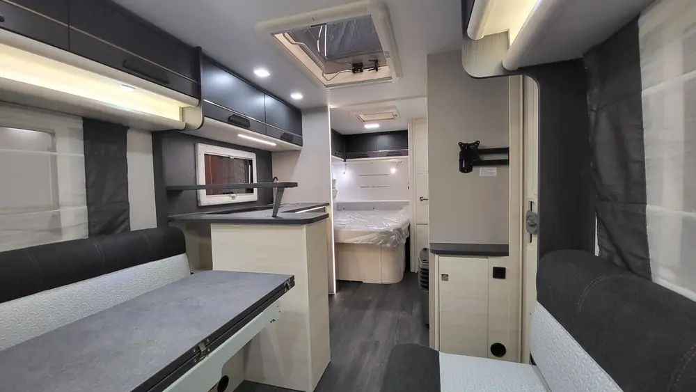 Nouveau CARAVELAIR ARTICA 520 12