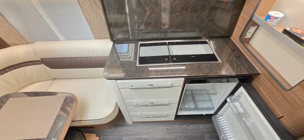 Nouveau TABBERT BELLINI 480 TD/F 9