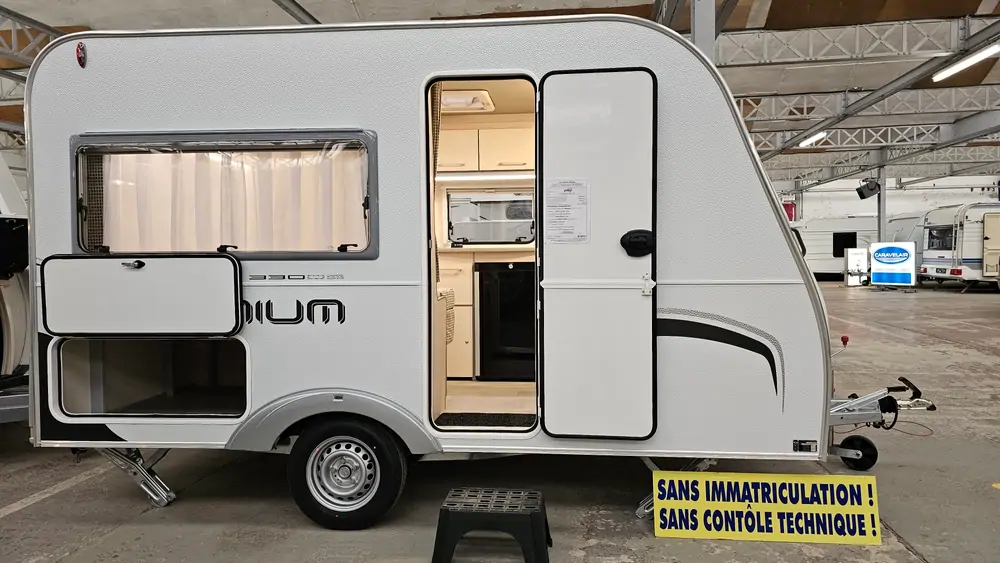 Nieuw ACROSS Premium 330 DS l Caravan expo