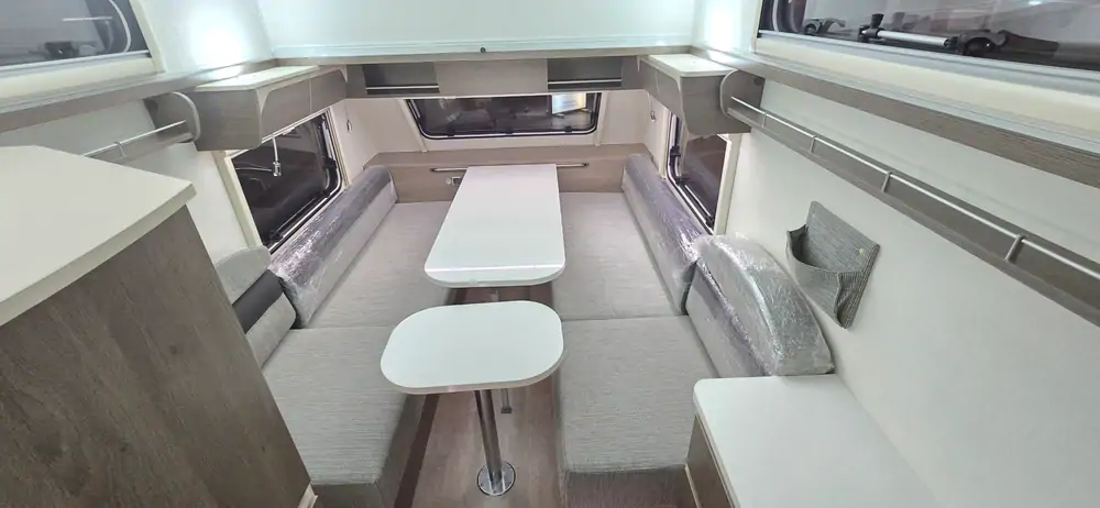 Occasion SILVER EVASION 390 TDE 5