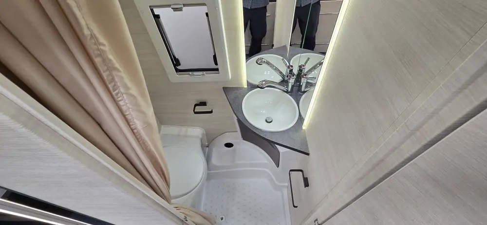 Occasion CARAVELAIR Artica 492 9