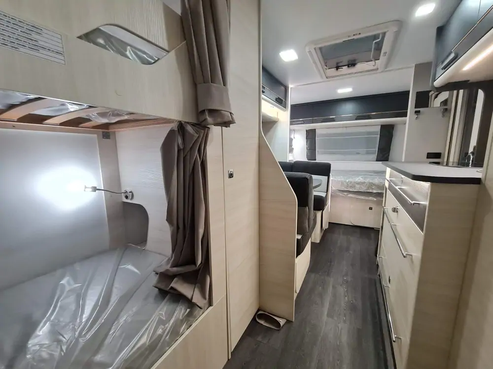 Nieuw CARAVELAIR ARTICA 586 16