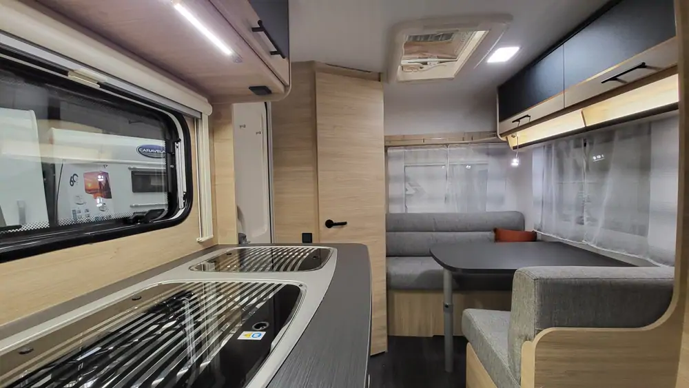 Nouveau CARAVELAIR ALBA 472 Style 6