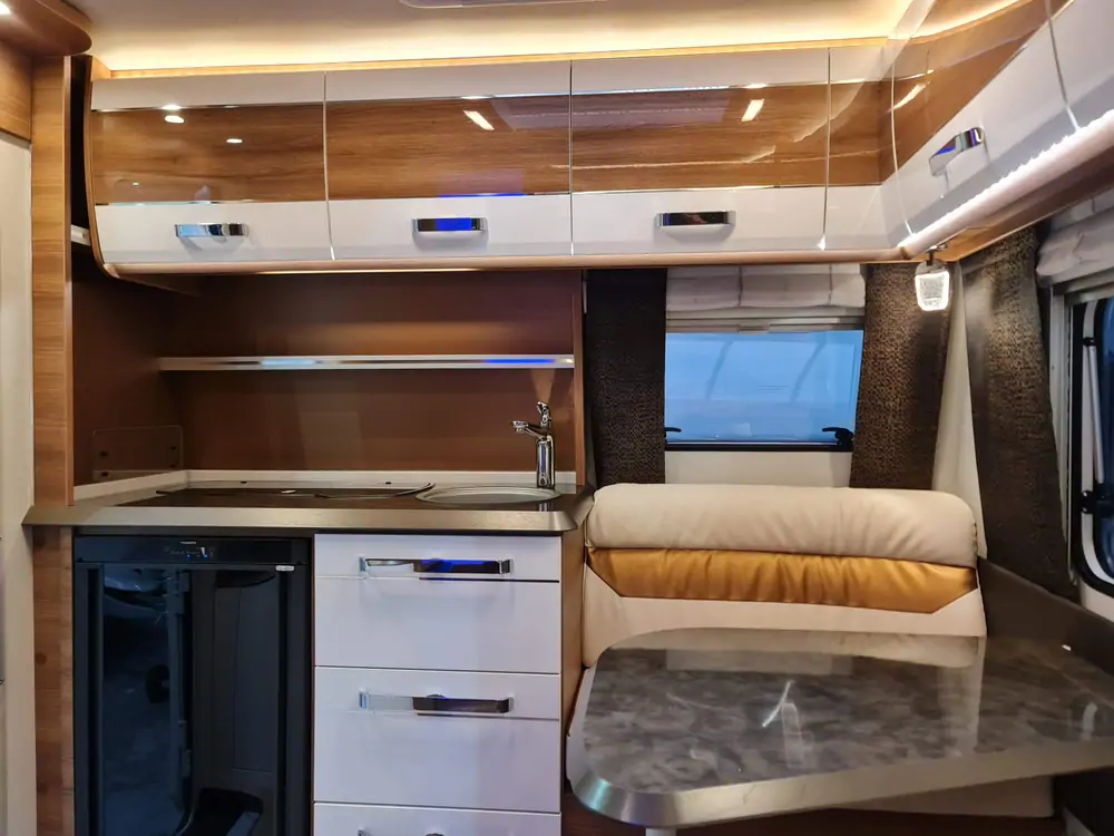 Nouveau TABBERT BELLINI 390 FHD/F 13
