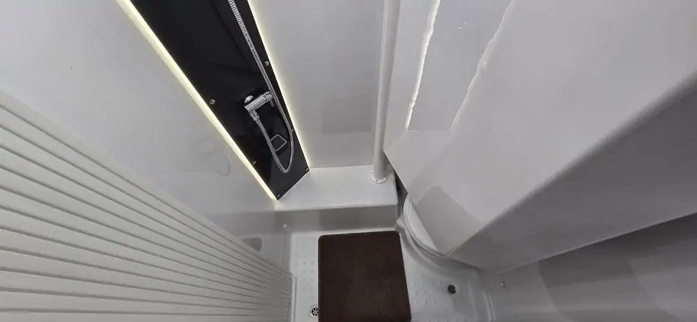 Nouveau CARAVELAIR Artica 542 11