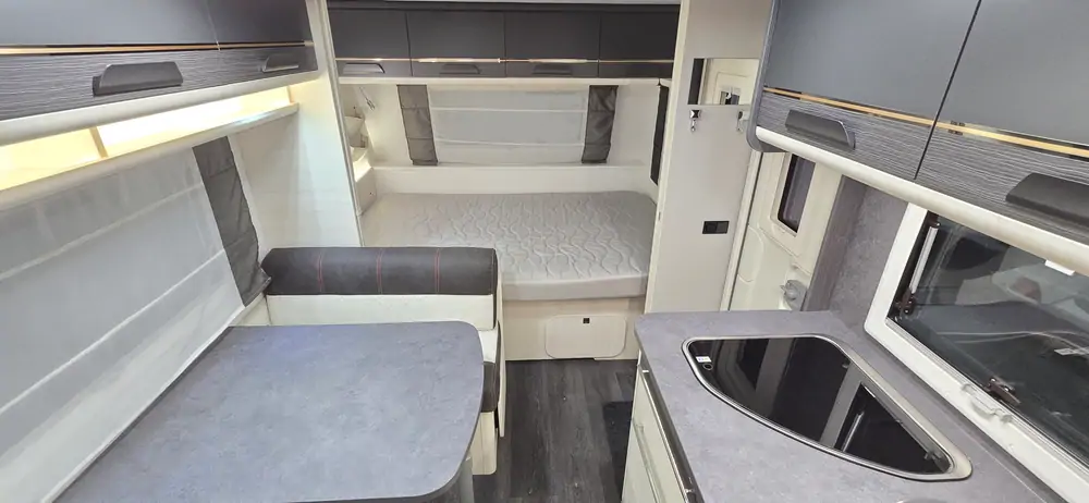 Occasion CARAVELAIR ARTICA 496 FAMILY 5