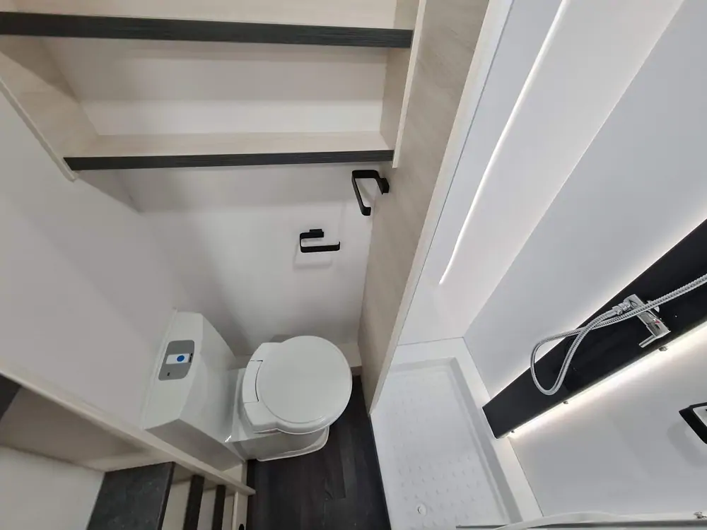 Nieuw CARAVELAIR ARTICA 586 14