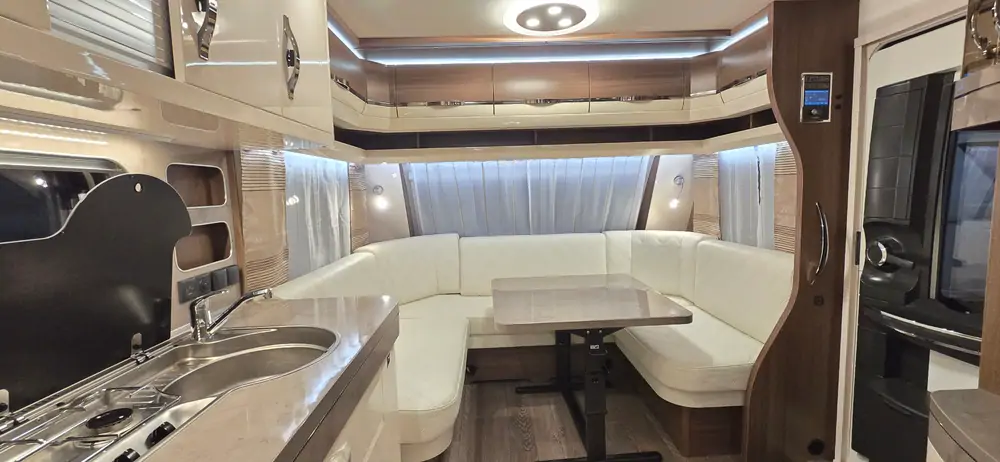 Occasion HOBBY PRESTIGE 560 8