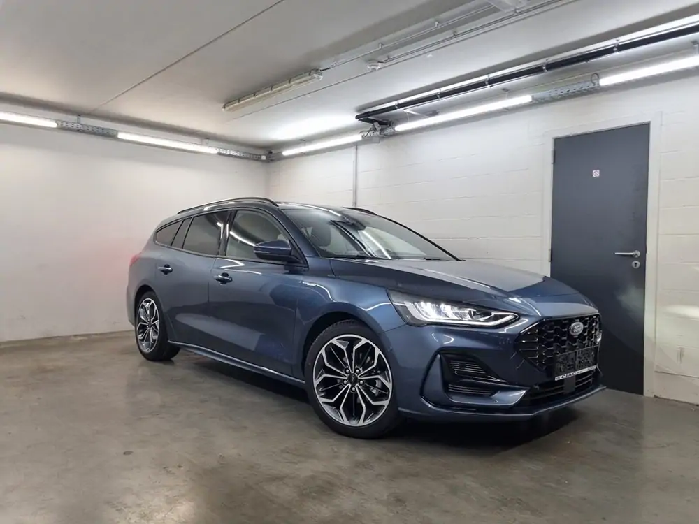 Demo Ford Focus mca ST-Line X 1.0i EcoBoost 155pk / 114kW mHEV A7 - Clipper PN4FT - "Chrome Blue" Metaalkleur 2