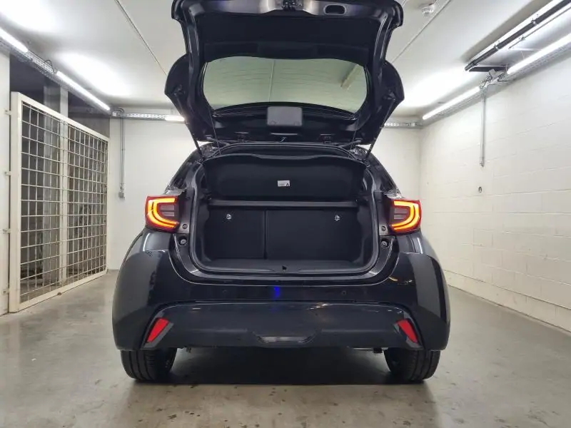 Occasie Toyota Yaris 5 d. 1.5 Hybrid e-CVT Style LHD 209 - NIGHT SKY BLACK METALLIC 9