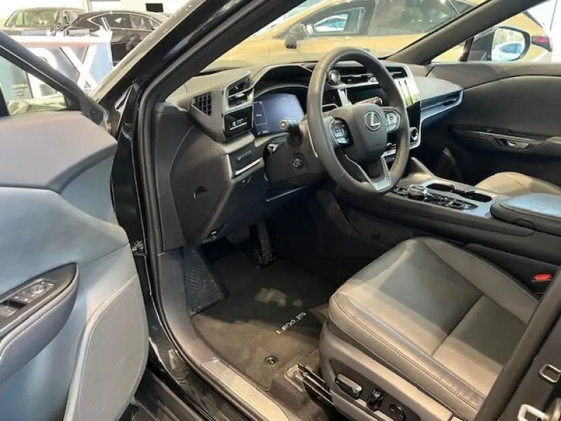 Demo Lexus Rz SUV 300e AT FWD Executive Line LHD 223 - Graphite Black 6