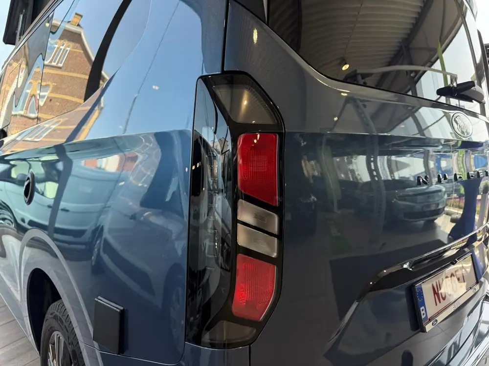 Nieuw Ford Transit custom v710 CAMPER 320S TITANIUM 2.0TD170 S6.2 A8 FWD LWB 2.0 TDCi 170pk / 125kW TODO - BLUE METALLIC 2