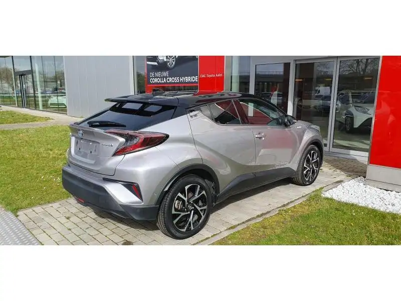 Occasie Toyota Toyota c-hr 5 d. 1.8 CVT HSD TC C-LUB bi-tone LHD 2NK - METAL STREAM METALLIC/BLACK RF 2
