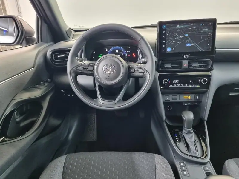 Nieuw Toyota Yaris cross B-SUV 1.5 TNGA HEV 2WD CVT Dynamic Plus 1L0 - Silver Metallic 3