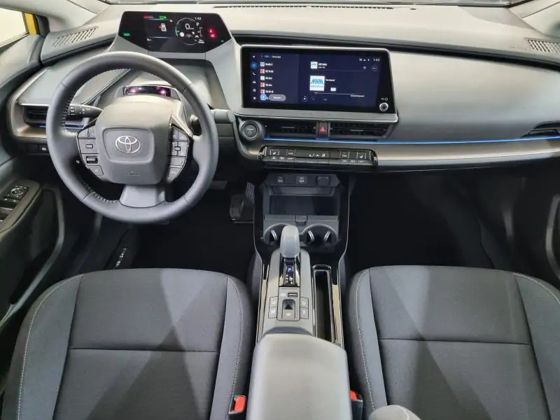 Nieuw Toyota Prius plug-in Liftback Plug-In Hybride CVT Premium Plu 5C5 - Mustard ME 6