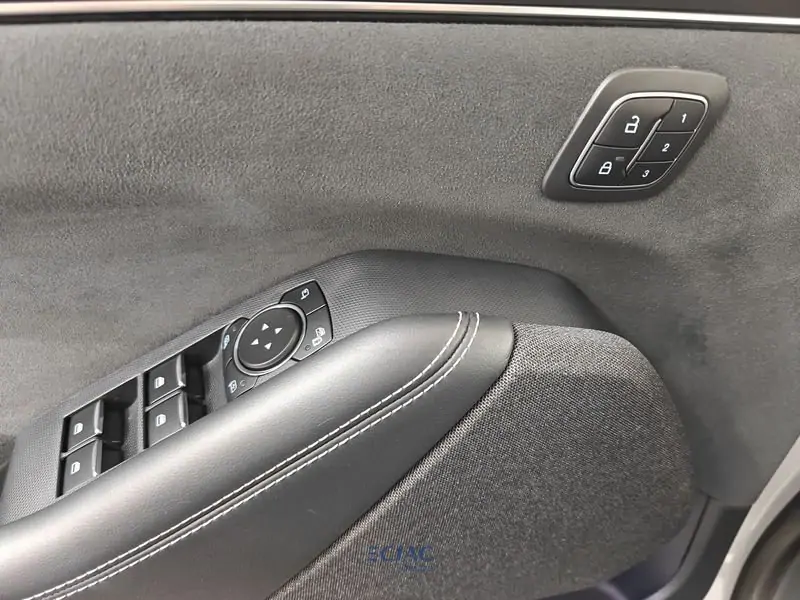 Nieuw Ford Mustang mach-e GT 99kWh Extended Range 487pk/358kW - A1 PN4HZ - "Space White" Metaalkleur 5