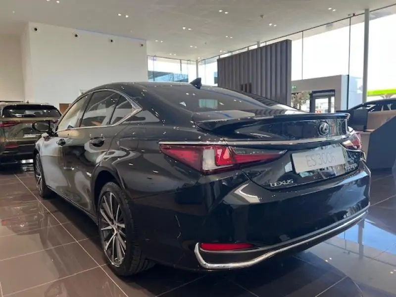 Occasie Lexus Es Sedan 2.5 TNGA HV CVT Base LHD 223 - Graphite Black 3