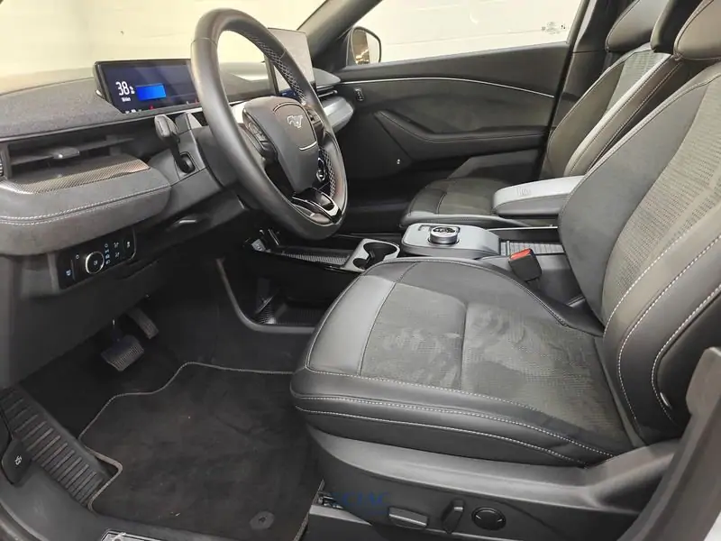 Nieuw Ford Mustang mach-e GT 99kWh Extended Range 487pk/358kW - A1 PN4HZ - "Space White" Metaalkleur 4