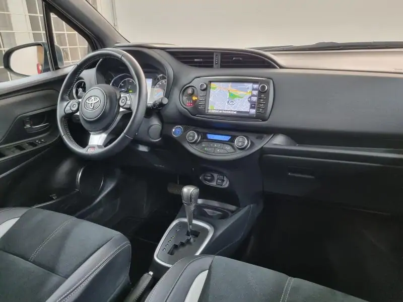 Occasie Toyota Yaris 5 d. 1,5 Hybrid e-CVT Active LHD 10