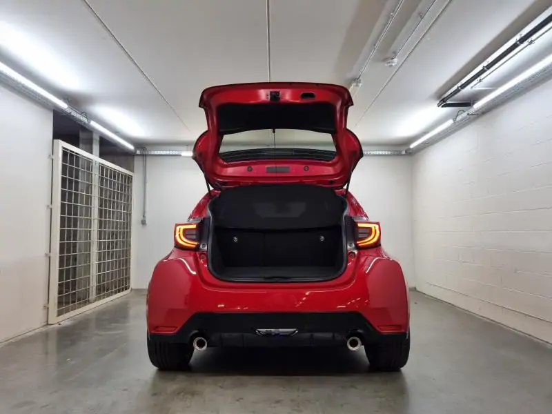 Occasie Toyota Yaris gr Hatchback 1.6L Turbo MT Hi-Pack LHD 3U5 - EMOTIONAL RED METALLIC P 9