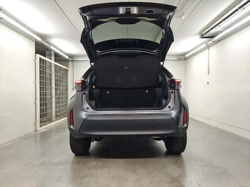 Occasie Toyota Yaris cross B-SUV 1.5 TNGA HEV 130 2WD CVT Executive 1G3 - Grey Metallic (1G3) 8