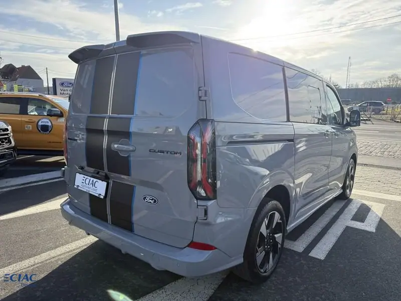 Occasie Ford Transit custom v710 MULTI-USE 320S SPORT 2.5T 227 T62P CT FWD SWB 2.5i 232pk / 171kW PHEV PN4EG - Premium niet-Metaalkleur: Grey Matter 5