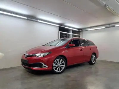 Occasie Toyota Auris Touring Sports 1.8 CVT HSD TC Lounge LHD 3R3 - RED MICA (3R3)