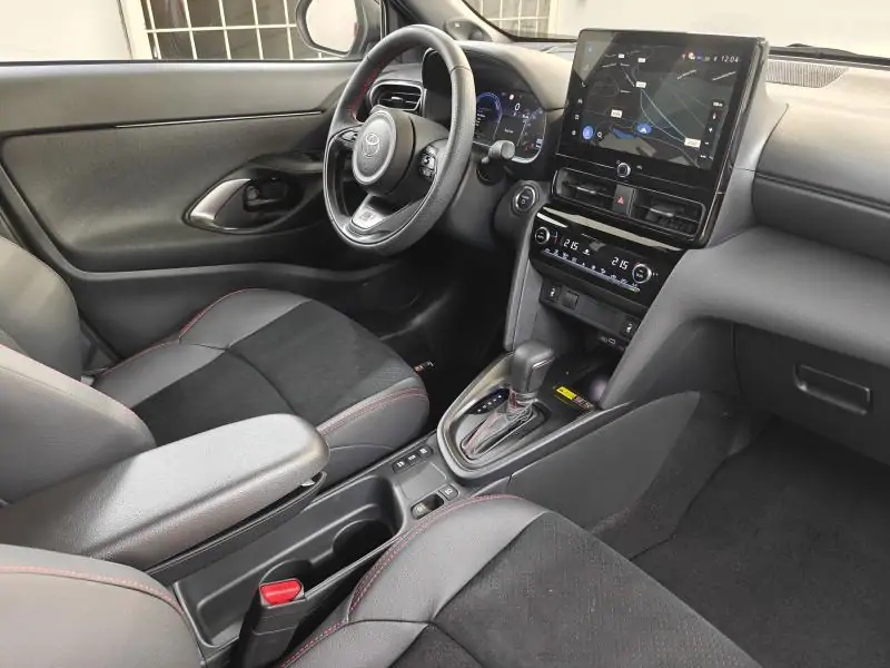 Occasie Toyota Yaris cross B-SUV 1.5 TNGA HEV 130 2WD CVT GR Sport M29 - Storm Grey Metallic / Black 13