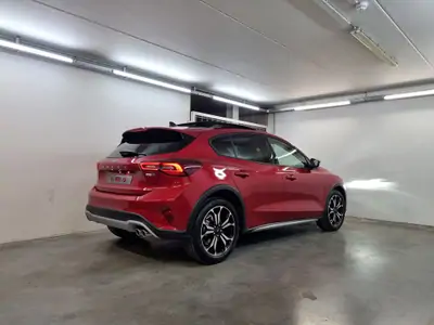 Demo Ford Focus mca Active X 1.0i EcoBoost 155pk / 114kW mHEV A7 - 5d FCU - "Fantastic Red" Exclusieve metaalkleur