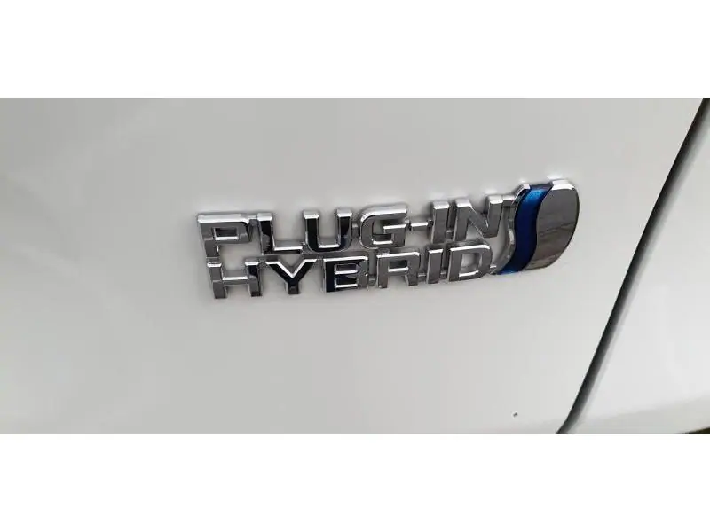 Occasie Toyota Rav4 plug-in SUV LWB Plug-in CVT Style Plus LHD 2PU - WHITE PEARL / BLACK ROOF 3