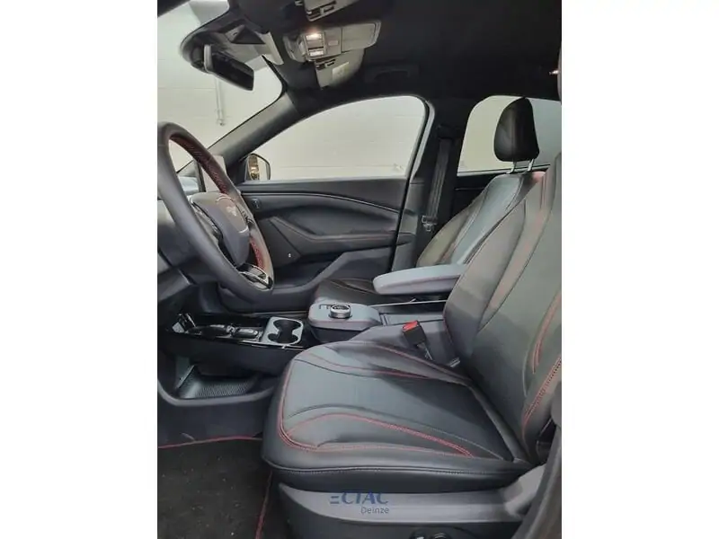 Nieuw Ford Mustang mach-e AWD 76kWh Standard Range 269pk/198kW - A1 7YF - "Rapid Red" Exclusieve metaalkleur 4