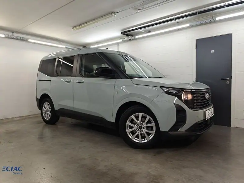 Occasie Ford V769 tourneo courier Titanium 1.0 Ecoboost 125pk / 92kw A7 PN4LQ - "Bursting Green" Metaalkleur 2