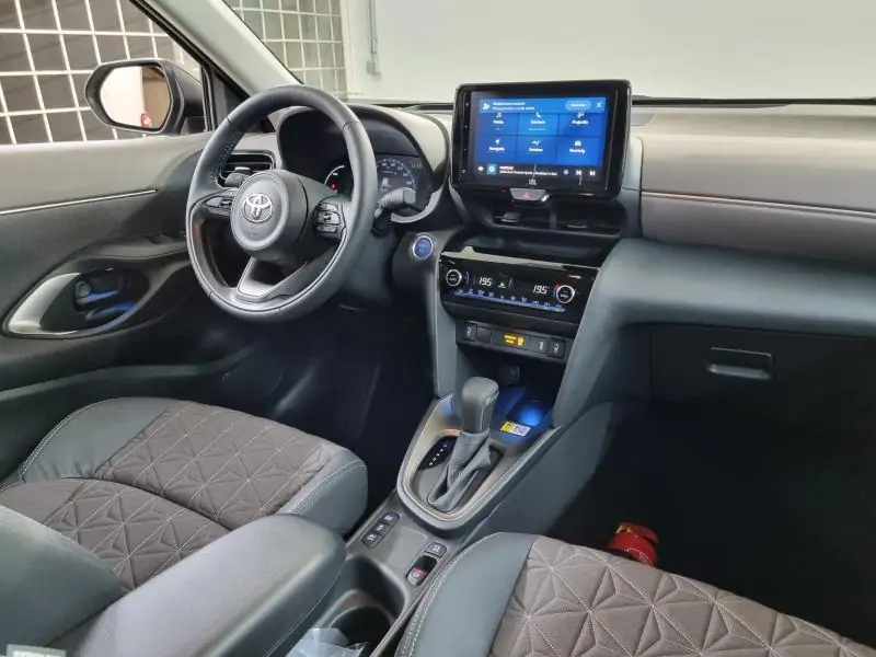 Nieuw Toyota Yaris cross B-SUV 1.5 TNGA HEV 2WD CVT Elegant LHD 6X1 - OXIDE BRONZE METALLIC (6X1) 11