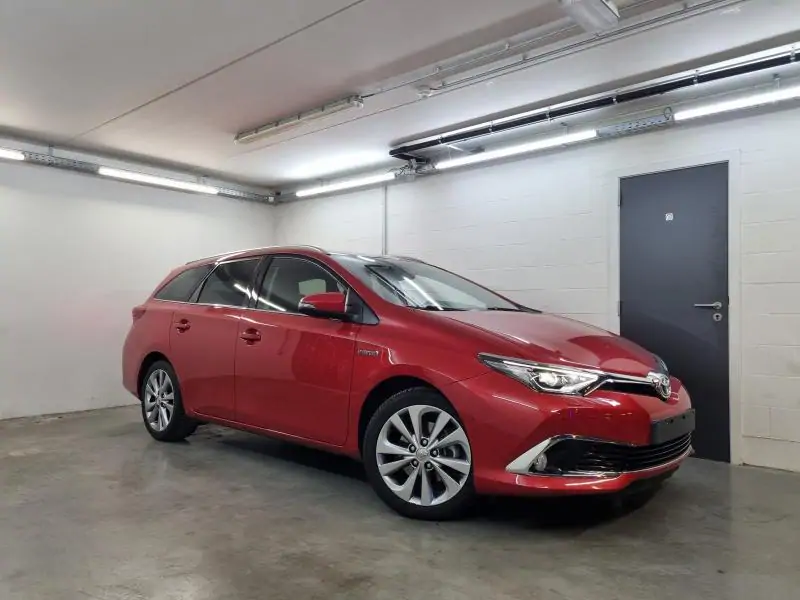 Occasie Toyota Auris Touring Sports 1.8 CVT HSD TC Lounge LHD 3R3 - RED MICA (3R3) 2