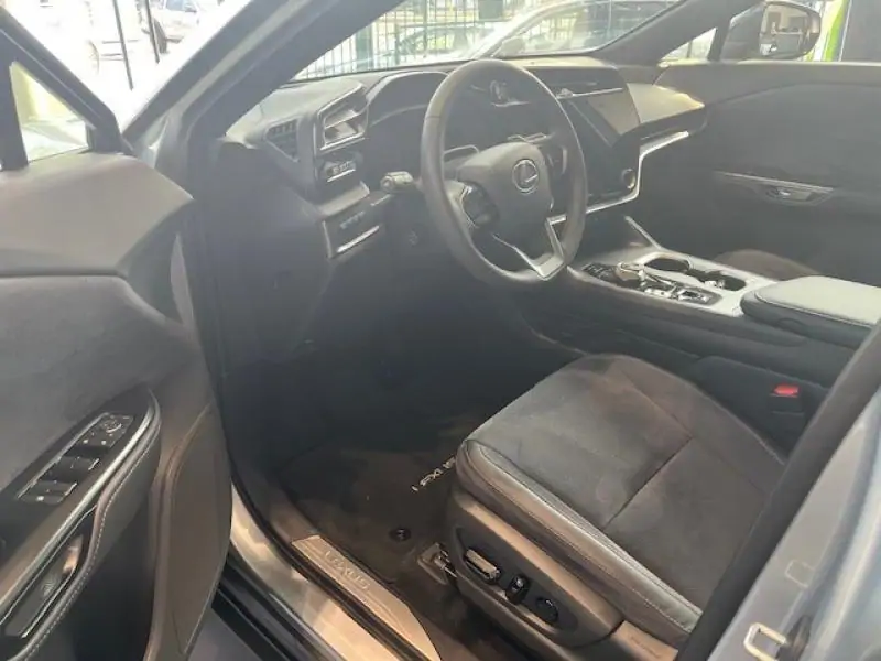 Demo Lexus Rz SUV 300e AT FWD Privilege Line LHD 1L2 - Sonic Platinum 5