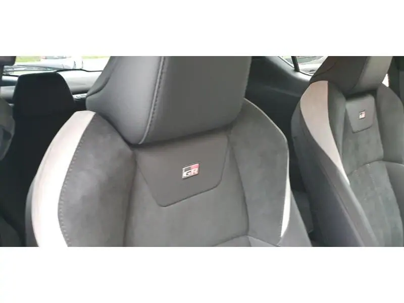 Occasie Toyota Toyota c-hr 5 d. 1.8L Hybrid CVT GR Sport LHD 2VU - Silver Metallic / Black 9