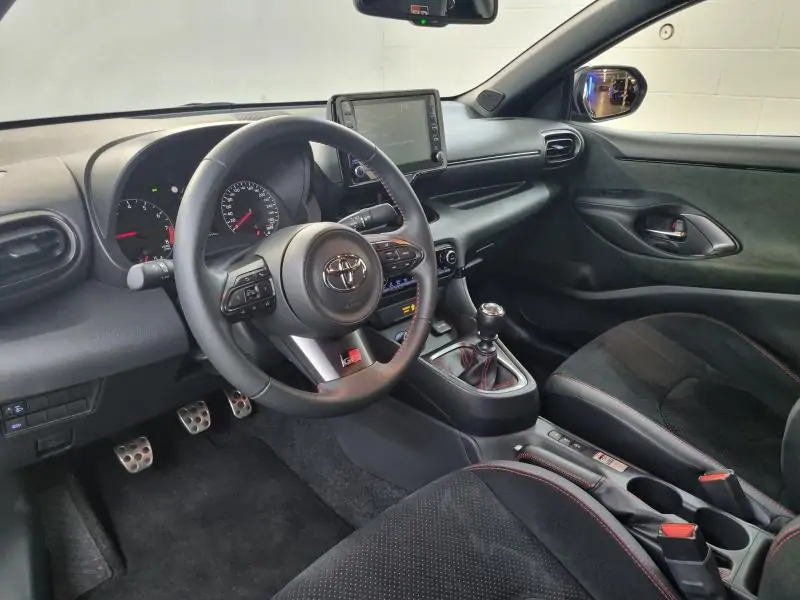 Occasie Toyota Yaris gr Hatchback 1.6L Turbo MT Hi-Pack LHD 219 - PRECIOUS BLACK METALLIC 3