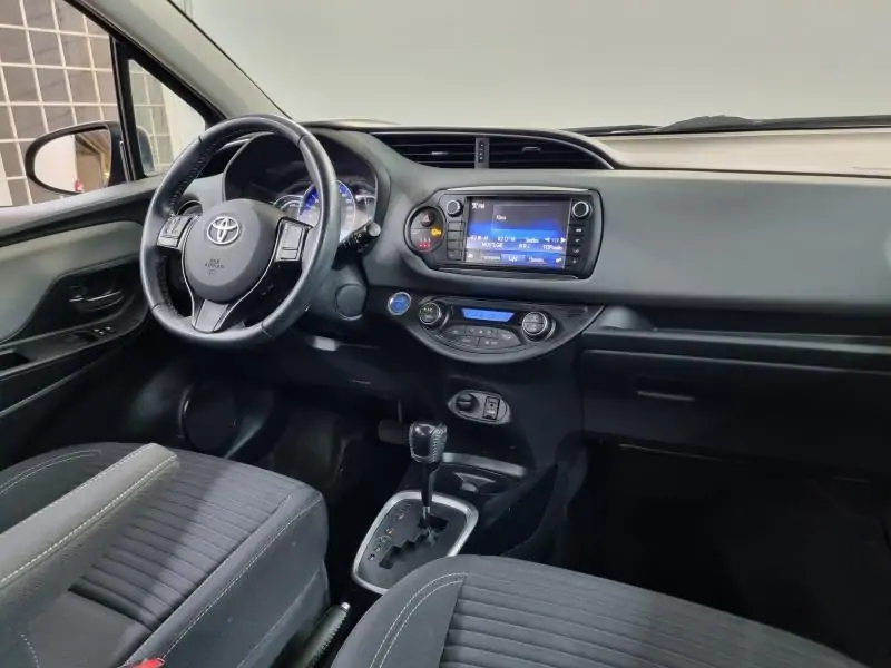 Occasie Toyota Yaris 5d. 1,5 Hybrid e-CVT Style LHD 1G2 - PLATINIUM BRONZE METALLIC (1G2) 10