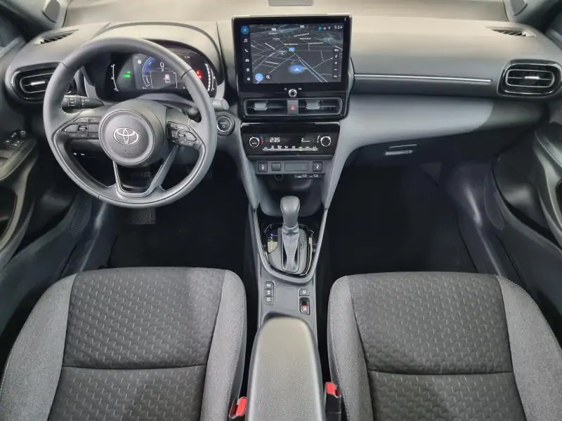 Nieuw Toyota Yaris cross B-SUV 1.5 TNGA HEV 2WD CVT Dynamic Plus 1L0 - Silver Metallic 6