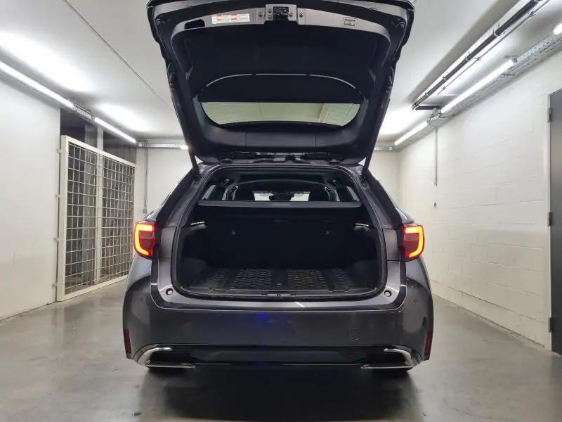 Nieuw Toyota Corolla hb & ts Touring Sports 1.8 Hybrid CVT Premium LH 1G3 - Grey Metallic (1G3) 9